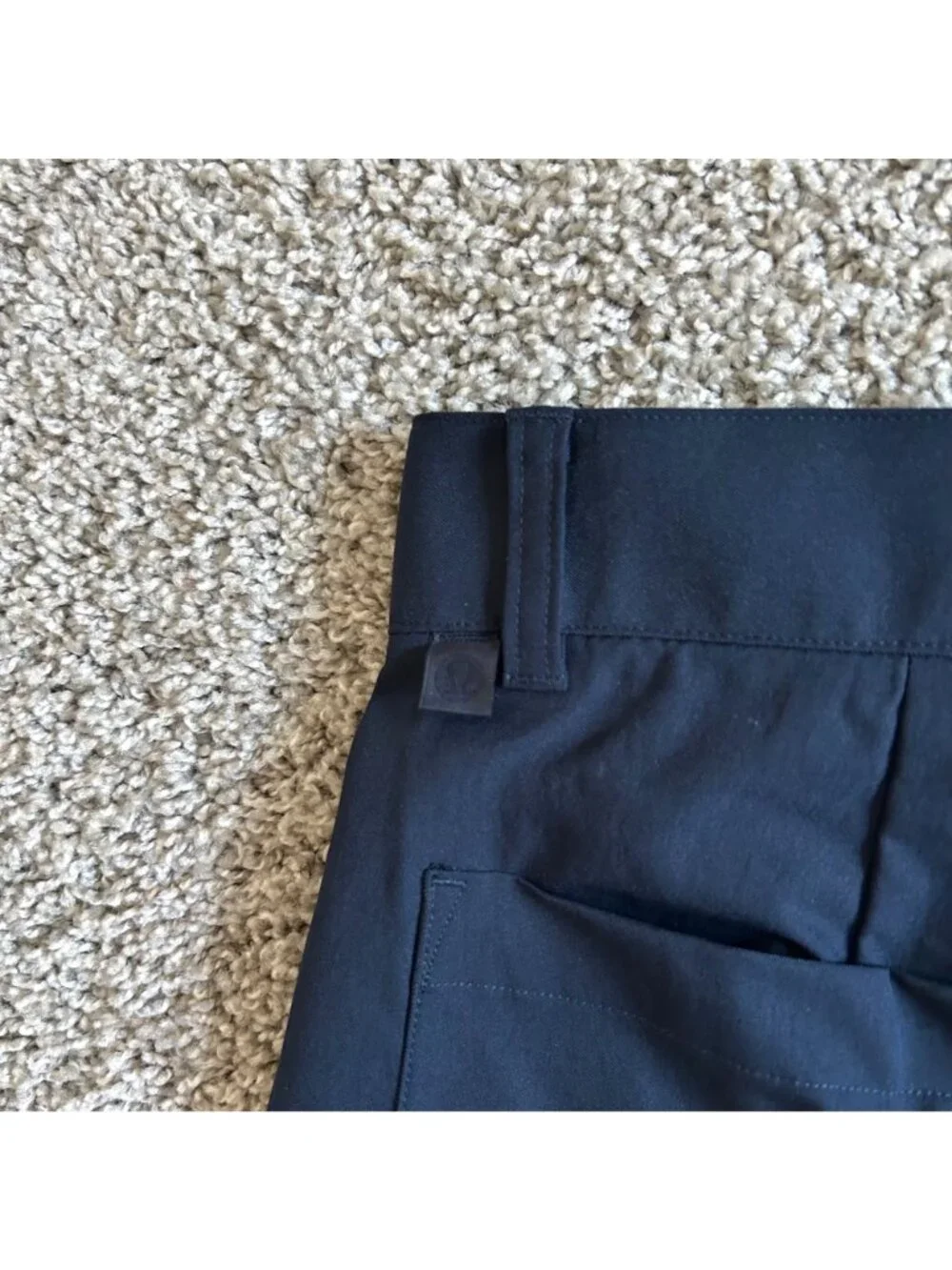 Lululemon Men's Sz 36 Relaxed Fit Twill Navy Shorts Pockets -Lightweight